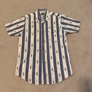 Cumberland Outfitters Southwestern Stripe Pattern Pearl Snap Short Sleeve Mens L